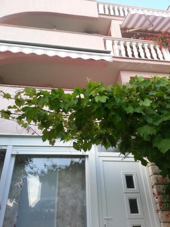 Apartman Lucija *